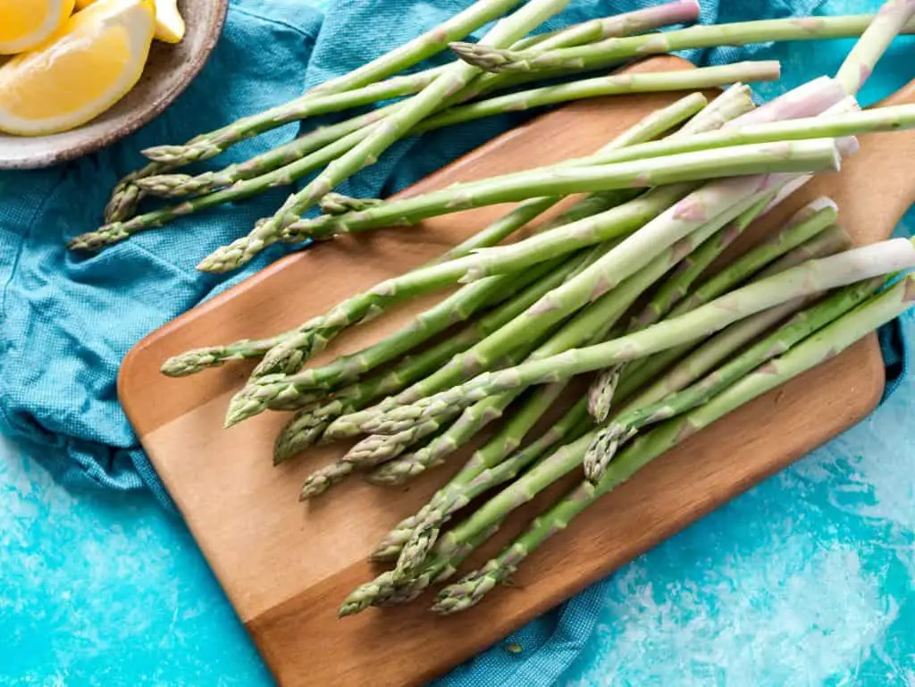 Can cockatiels eat asparagus