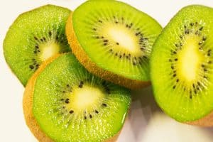 sliced green and red , kiwi